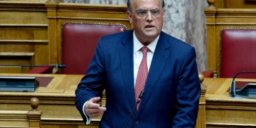 Το παρασκήνιο της απομάκρυνσης Ζαββού.