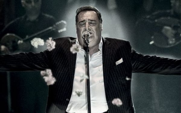 Ο Βασίλης Καρράς δίνει γενναία μάχη για τη ζωή του Ο Βασίλης Καρράς δίνει γενναία μάχη για τη ζωή του