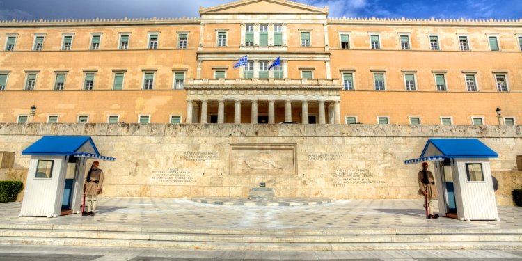 ΤΟ ΑΠΡΟΒΛΕΠΤΟ ΠΟΛΙΤΙΚΟ ΣΚΗΝΙΚΟ ΤΟ ΑΠΡΟΒΛΕΠΤΟ ΠΟΛΙΤΙΚΟ ΣΚΗΝΙΚΟ