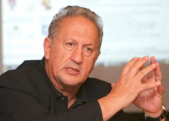 ΕΚΟΨΕ ΤΟΝ ΒΗΧΑ Ο ΣΚΑΝΔΑΛΙΔΗΣ