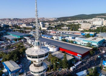 ΠΑΡΟΧΟΛΟΓΙΑ ΚΑΙ… ΑΓΙΟΣ Ο ΘΕΟΣ ΣΤΗΝ ΔΕΘ .