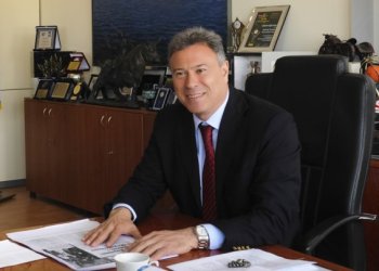 Σγουρός : Ξέφραγο αμπέλι οι Υπηρεσίες της Περιφέρειας Αττικής με Πατούλη