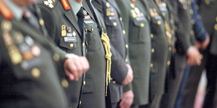 ΠΛΗΘΩΡΑ ΣΤΡΑΤΙΩΤΙΚΩΝ ΣΤΑ ΨΗΦΟΔΕΛΤΙΑ