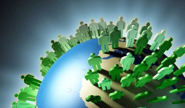 Ο ΠΑΓΚΟΣΜΙΟΣ ΠΛΗΘΥΣΜΟΣ ΑΛΛΑΖΕΙ ΚΑΙ ΚΑΘΟΡΙΖΕΙ ΤΟΝ ΙΣΧΥΡΟΤΕΡΟ ΠΑΙΚΤΗ