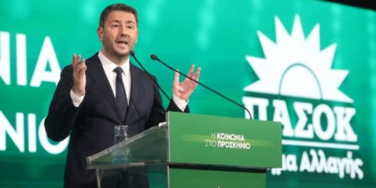 ΠΑΣΟΚ: Γιατί κράτησε ο Ανδρουλάκης την έδρα της Θεσσαλονίκης – Ο συμβολισμός της απόφασης