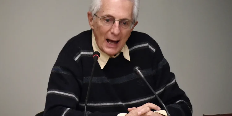 Στο μικροσκόπιο για ξέπλυμα μαύρου χρήματος ο Π. Δημητράς – Δεσμεύονται οι λογαριασμοί του και των ΜΚΟ