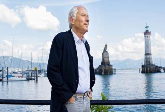 Νανόπουλος: Zήστε τη ζωή σας και αφήστε τους άλλους να κάνουν ό,τι νομίζουν. Και αν κάνουν κάτι καλό, μιμηθείτε το