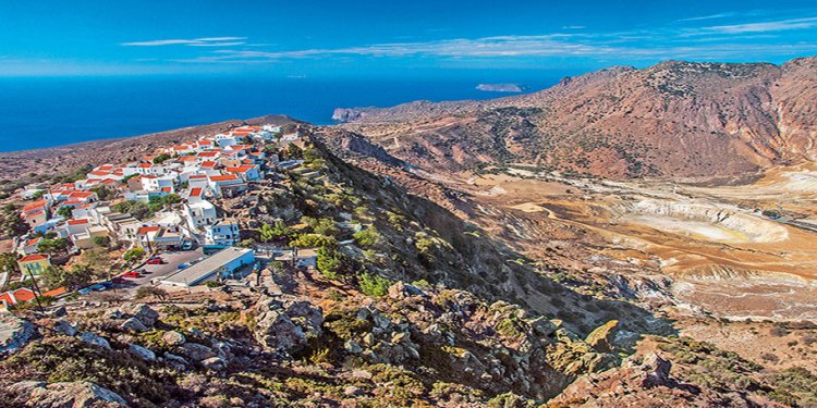 Για κακουργηματική απάτη σε βάρος του Δημοσίου διερευνώνται δύο ναυτιλιακές