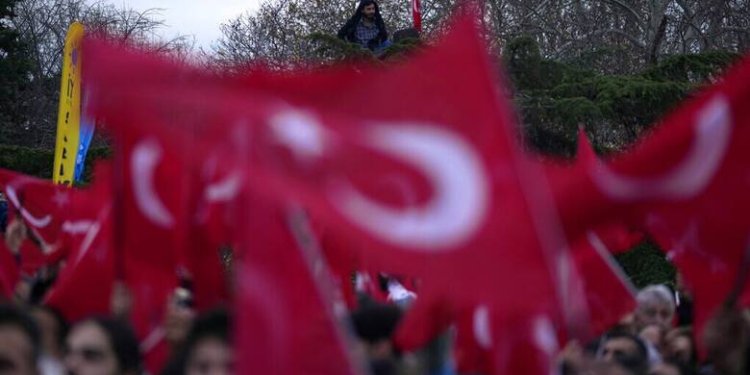 Ο Κιλιτσντάρογλου ανεβάζει τους τόνους σε θέματα προσφύγων και τρομοκρατίας