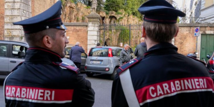 WSJ: Πώς ο πιο καλά δικτυωμένος Ρώσος κρατούμενος δραπέτευσε από την Ιταλία για τη Μόσχα