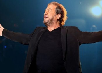 «Το γράφεις σαν το ’χεις ταγμένο»: Μια και μόνο αλλαγή λέξης έφτανε για να δημιουργήσει ένα από τα μεγαλύτερα ελληνικά σουξέ