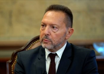 ΤΙ ΒΛΕΠΕΙ Ο ΣΤΟΥΡΝΑΡΑΣ