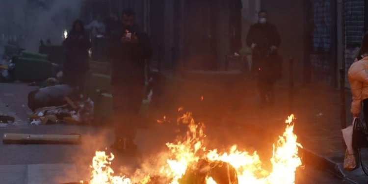 Γαλλία – Νυχτερινή απαγόρευση κυκλοφορίας σε περιοχές λόγω των επεισοδίων για τον νεκρό 17χρονο