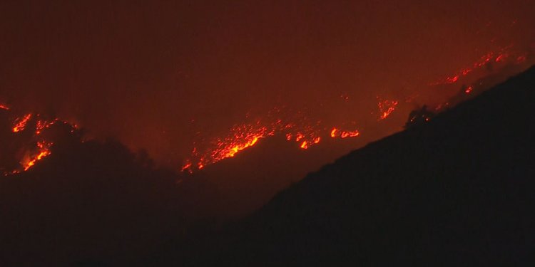 Απίστευτη φυσική καταστροφή από τις φωτιές .