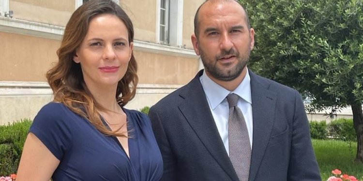 Η Αυγη δείχνει το δρόμο της “κόκκινης” Αχτσιογλου ….Προς την Ριζοσπαστική Αριστερά …. Η Αυγη δείχνει το δρόμο της “κόκκινης” Αχτσιογλου ….Προς την Ριζοσπαστική Αριστερά ….