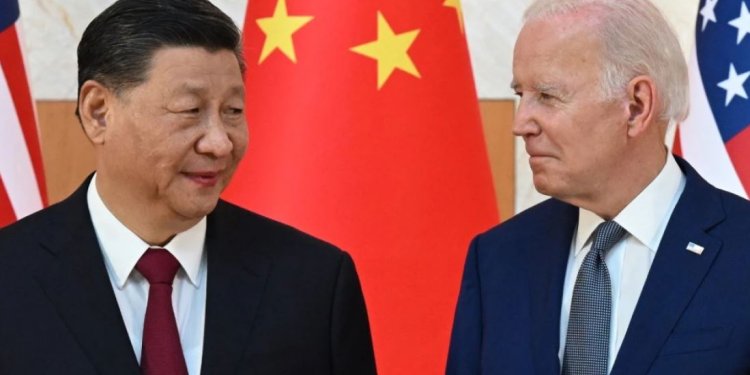 Μπάιντεν: Διεμήνυσε στον Σι Τζινπίνγκ να «προσέχει» διότι η κινεζική οικονομία «εξαρτάται» από τις δυτικές επενδύσεις Μπάιντεν: Διεμήνυσε στον Σι Τζινπίνγκ να «προσέχει» διότι η κινεζική οικονομία «εξαρτάται» από τις δυτικές επενδύσεις