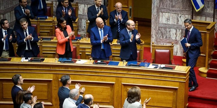 Βουλή: Έλαβε ψήφο εμπιστοσύνης από 158 βουλευτές η κυβέρνηση