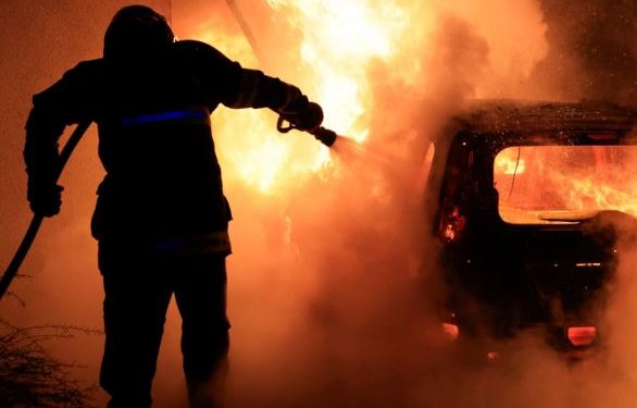 BBC – «Βράζει» η Γαλλία: Γιατί οι αστυνομικοί χρησιμοποιούν όπλα στους τροχονομικούς ελέγχους. BBC – «Βράζει» η Γαλλία: Γιατί οι αστυνομικοί χρησιμοποιούν όπλα στους τροχονομικούς ελέγχους.