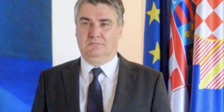 Το «τραβάει επικίνδυνα ο Κροάτης πρόεδρος: «Πήγαν για επεισόδια – Αν η Αθήνα κρατήσει και τους 100, θα δημιουργηθεί βεντέτα» Το «τραβάει επικίνδυνα ο Κροάτης πρόεδρος: «Πήγαν για επεισόδια – Αν η Αθήνα κρατήσει και τους 100, θα δημιουργηθεί βεντέτα»