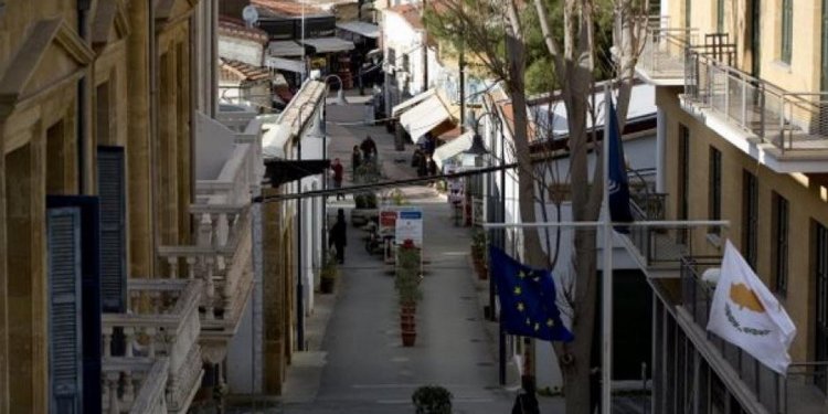 Κύπρος: Επίθεση από Τουρκοκύπριους σε άνδρες του ΟΗΕ στην Πράσινη Γραμμή Κύπρος: Επίθεση από Τουρκοκύπριους σε άνδρες του ΟΗΕ στην Πράσινη Γραμμή