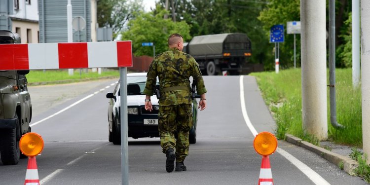 Η Πολωνία σχεδιάζει να στείλει πάνω από 10.000 στρατιώτες στα σύνορα με τη Λευκορωσία Η Πολωνία σχεδιάζει να στείλει πάνω από 10.000 στρατιώτες στα σύνορα με τη Λευκορωσία