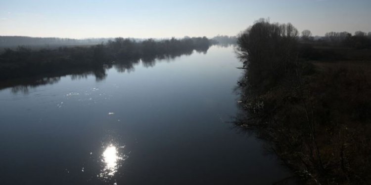Υπόθεση με «εγκλωβισμένους πρόσφυγες στον Έβρο» δημοσιεύει η τουρκική Yeni Safak Υπόθεση με «εγκλωβισμένους πρόσφυγες στον Έβρο» δημοσιεύει η τουρκική Yeni Safak