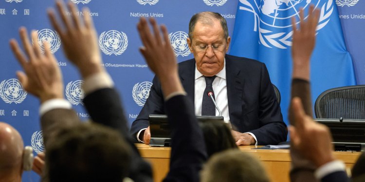 Σ. Λαβρόφ: Η Ρωσία δεν ενδιαφέρεται για πόλεμο ευρείας κλίμακας – Ανέφικτο το σχέδιο Ζελένσκι και η αναβίωση συμφωνίας για τα σιτηρά