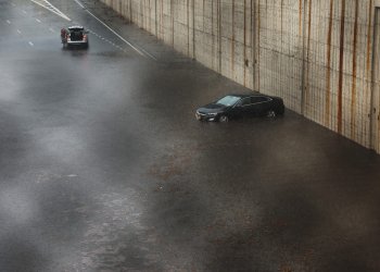 Χάος στη Νέα Υόρκη: Καταιγίδα προκάλεσε πλημμύρες και προβλήματα (video)