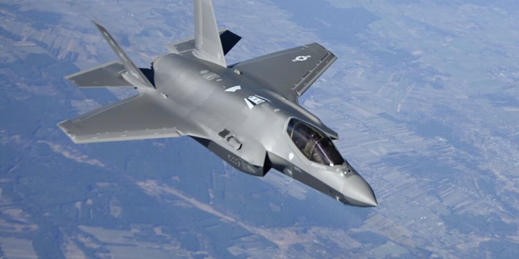 ΗΠΑ: Εντοπίστηκαν τα συντρίμμια του F-35 που αναζητούσαν επί σχεδόν 24 ώρες οι αρχές ΗΠΑ: Εντοπίστηκαν τα συντρίμμια του F-35 που αναζητούσαν επί σχεδόν 24 ώρες οι αρχές