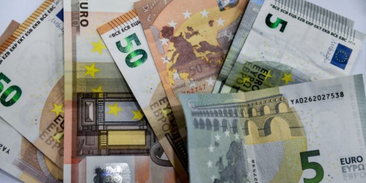 Προϋπολογισμός: «Συγκυριακό» πλεόνασμα 5,5 δισ. ευρώ στο οκτάμηνο – Υπέρβαση φορολογικών εσόδων, συγκράτηση δαπανών Προϋπολογισμός: «Συγκυριακό» πλεόνασμα 5,5 δισ. ευρώ στο οκτάμηνο – Υπέρβαση φορολογικών εσόδων, συγκράτηση δαπανών