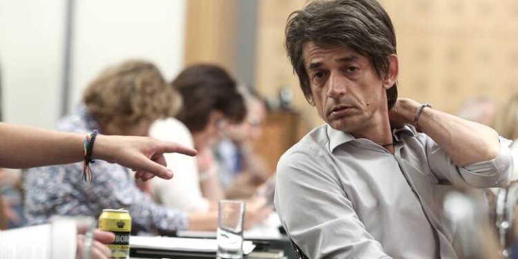 Ο Καρανικας απάντησε στον Φίλη Ο Καρανικας απάντησε στον Φίλη