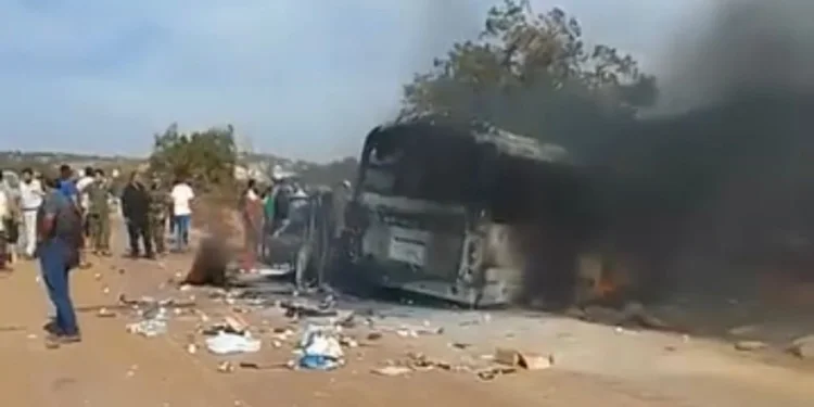 Δύο Νοσηλεύτριες, ένας Υπαξιωματικός και δύο Διερμηνείς οι πέντε Έλληνες νεκροί στο τροχαίο στην Λιβύη Δύο Νοσηλεύτριες, ένας Υπαξιωματικός και δύο Διερμηνείς οι πέντε Έλληνες νεκροί στο τροχαίο στην Λιβύη