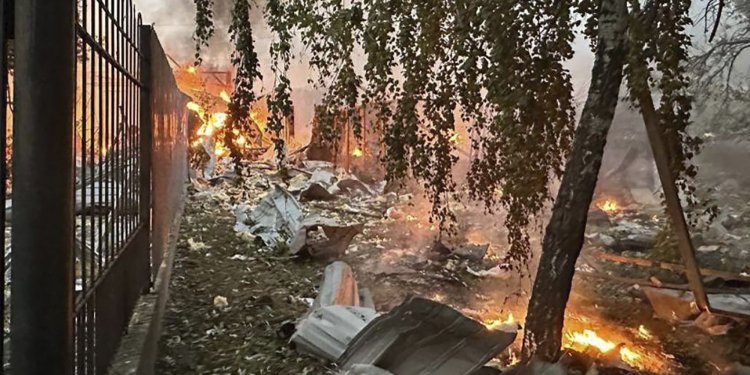 Πόλεμος στην Ουκρανία: Εκρήξεις στο Κίεβο – Δύο νεκροί από ρωσικά πλήγματα στη Χερσώνα