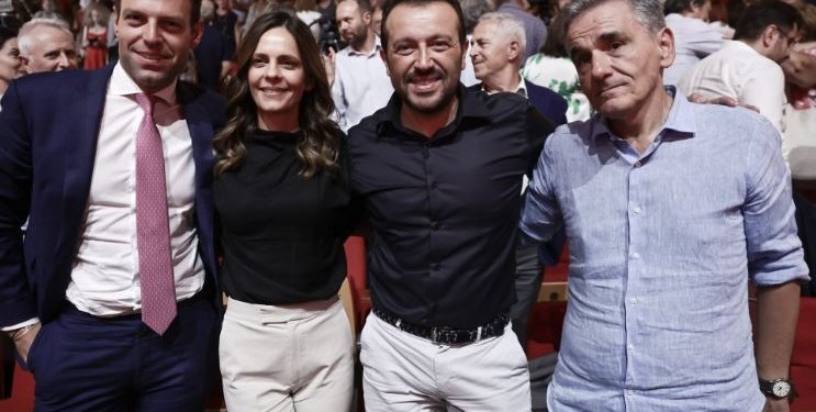 Εκλογές ΣΥΡΙΖΑ: Δικαίωμα ψήφου για όλους άνω των 15 ετών – Ψηφίζουν και τα μη μέλη Εκλογές ΣΥΡΙΖΑ: Δικαίωμα ψήφου για όλους άνω των 15 ετών – Ψηφίζουν και τα μη μέλη