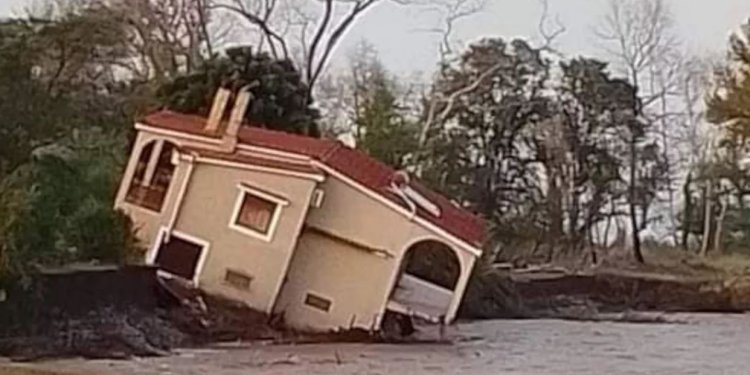 Βομβαρδισμένο τοπίο η Β. Εύβοια: Απίστευτες εικόνες μετά την κακοκαιρία Elias