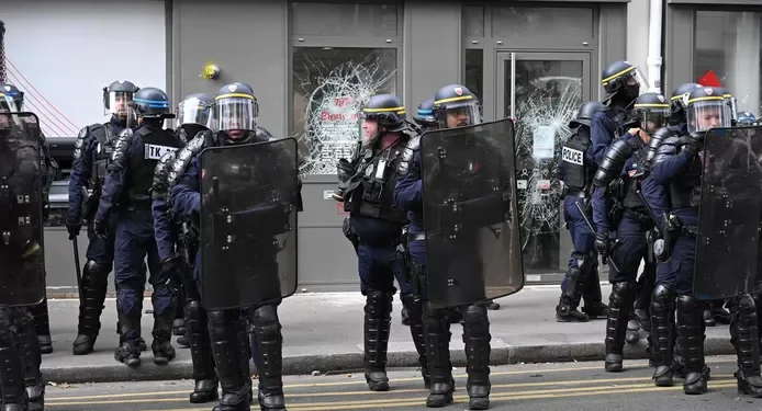 Γαλλία: Διαδηλώσεις κατά της αστυνομικής βίας και του ρατσισμού Γαλλία: Διαδηλώσεις κατά της αστυνομικής βίας και του ρατσισμού