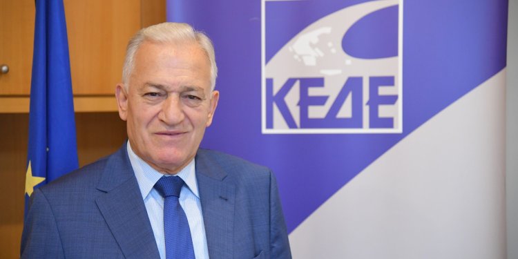 Ο εμβληματικός Κυριζογλου κερδίζει τις εντυπώσεις με το καλημέρα