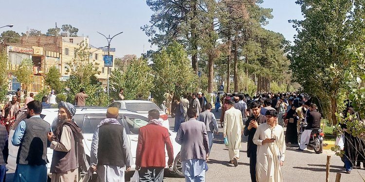 Αφγανιστάν: Τουλάχιστον 15 νεκροί και 40 τραυματίες από σεισμό 6,3 βαθμών – Μόνο οι άνδρες έχουν βγει από τα κτήρια Αφγανιστάν: Τουλάχιστον 15 νεκροί και 40 τραυματίες από σεισμό 6,3 βαθμών – Μόνο οι άνδρες έχουν βγει από τα κτήρια