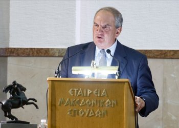Η ΜΗΝΥΜΑΤΙΚΗ ΦΡΑΣΗ ΚΑΡΑΜΑΝΛΗ ΠΟΥ ΜΠΛΕΚΕΙ ΤΟΝ ΜΗΤΣΟΤΑΚΗ