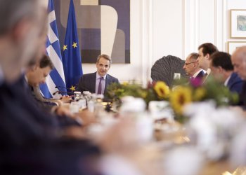 Συνεδριάζει το Υπουργικό Συμβούλιο στις 11:00 υπό τον πρωθυπουργό – Φοροδιαφυγή και μείωση ενεργειακού κόστους στο επίκεντρο