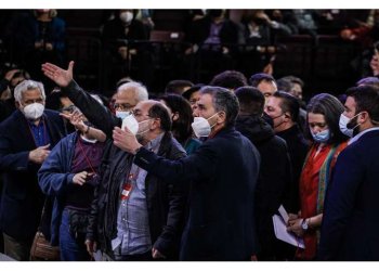 Σφοδρή επίθεση του ΣΥΡΙΖΑ του 3% στον Α.Τσίπρα: «Στηρίζεις τον Σ.Κασσελάκη και διαλύεις τη “μήτρα” του κόμματος»