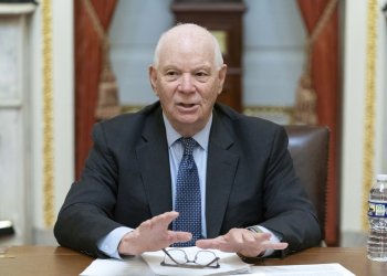 ΗΠΑ: Ο γερουσιαστής Μπεν Κάρντιν εμπόδισε την εκταμίευση μέρους της στρατιωτικής βοήθειας στην Αίγυπτο