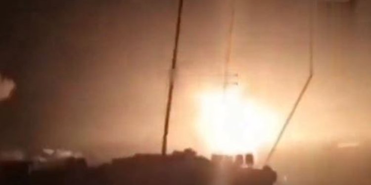 Επίθεση στο Χαλέπι εξαπέλυσε η αεροπορία του Ισραήλ – Στόχος για δεύτερη φορά το αεροδρόμιο Επίθεση στο Χαλέπι εξαπέλυσε η αεροπορία του Ισραήλ – Στόχος για δεύτερη φορά το αεροδρόμιο