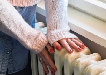 Επίδομα θέρμανσης και για όσους ζεσταίνονται με ηλεκτρικό ρεύμα – Δύο προσεγγίσεις για την καταβολή του