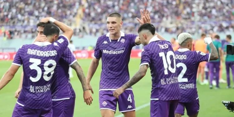 Φιορεντίνα – Κάλιαρι 3-0: Με το βλέμμα στην τετράδα (vid)
