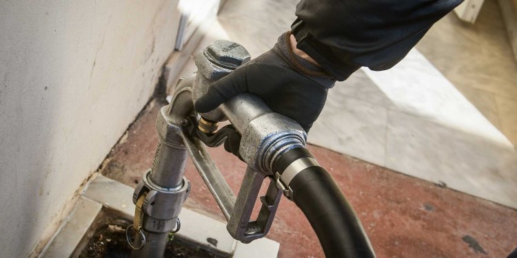 Πιθανές οι μειώσεις στις τιμές καυσίμων την επόμενη εβδομάδα (πίνακες)