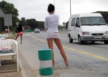 Της… κακομοίρας: Το χωριό με τις χιλιάδες ιερόδουλες – Τι συμβαίνει μετά την πανδημία;