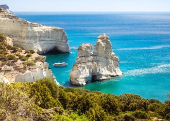 Μήλος: Το νησί που το ερωτεύεσαι με την πρώτη ματιά
