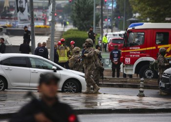 Βίντεο με τη στιγμή της επίθεσης στην Άγκυρα – Σκληρή γλώσσα Ερντογάν για την ΕΕ, καταδικάζει το ελληνικό ΥΠΕΞ