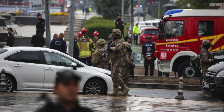Βίντεο με τη στιγμή της επίθεσης στην Άγκυρα – Σκληρή γλώσσα Ερντογάν για την ΕΕ, καταδικάζει το ελληνικό ΥΠΕΞ
